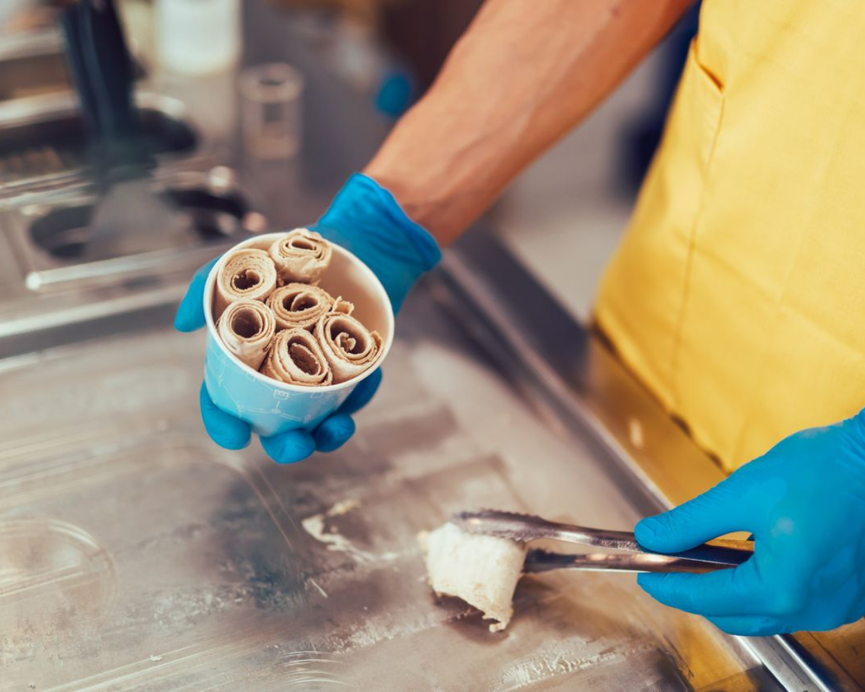 Rolled ice cream and desserts